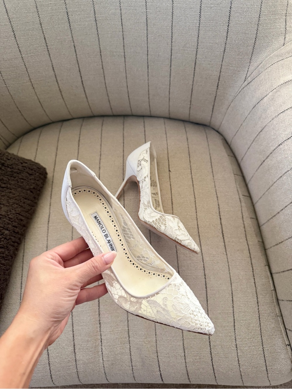 MANOLO BLAHNIK BBLA 105 silk satin-trimmed corded Lace Pumps 36